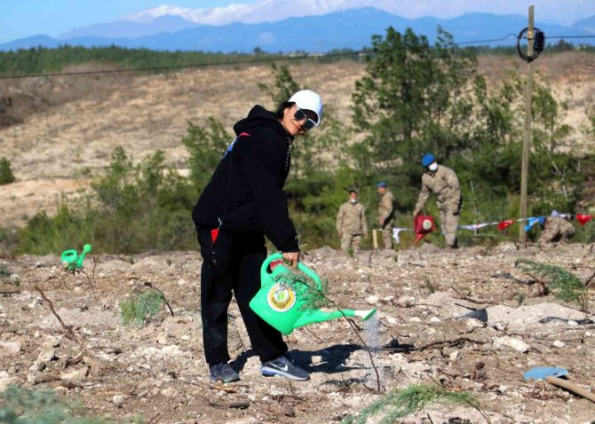 Adana’da Binlerce Fidan Toprakla Buluştu