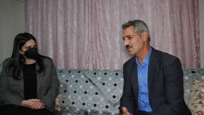 Ak Parti’li Sarıeroğlu, Türkkan’ın Küfür Ettiği Şehit Ailesini Ziyaret Etti