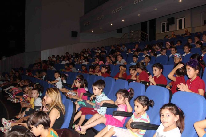Alanya’da Sezonun İlk Çocuk Oyunu ‘Yağmur Taşı’ Gösterime Giriyor