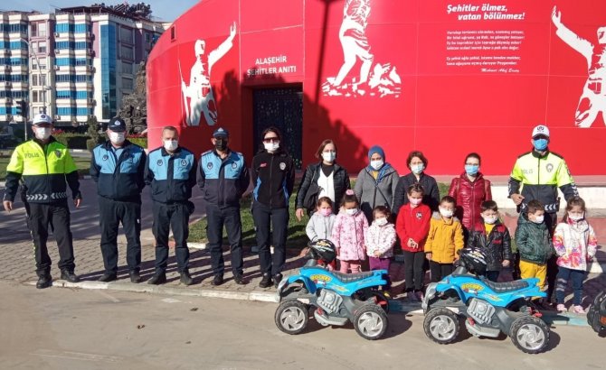 Öğrencilere Trafik Eğitimi Verildi