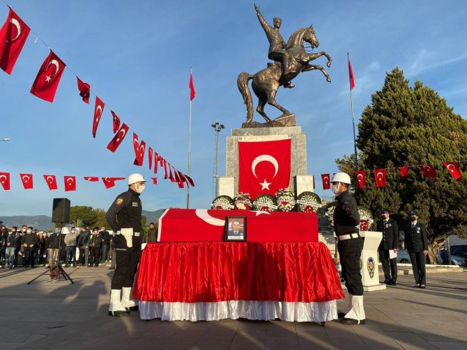Şehit Polis Memuru Abdulkadir Güngör İçin İlk Tören Edremit’te Yapıldı