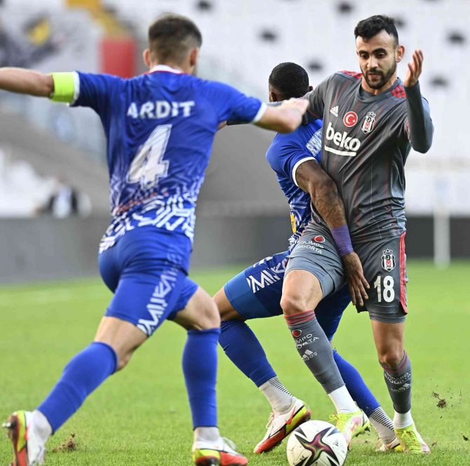 Beşiktaş Hazırlık Maçında 3 Golle Kazandı