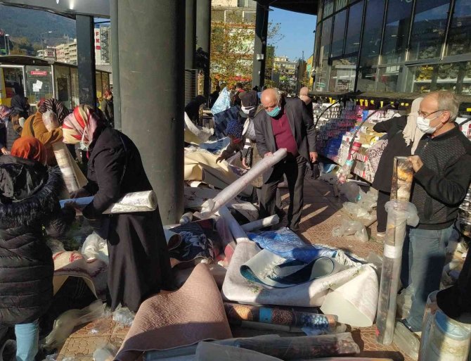 Sabah Erkenden Halı Almaya Koştular