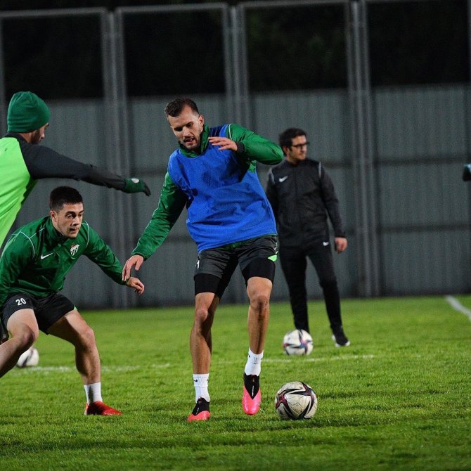 Bursaspor Günü Çift İdmanla Tamamladı
