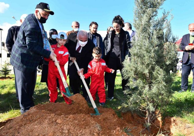 Trabzon’da Fidanlar Toprakla Buluştu