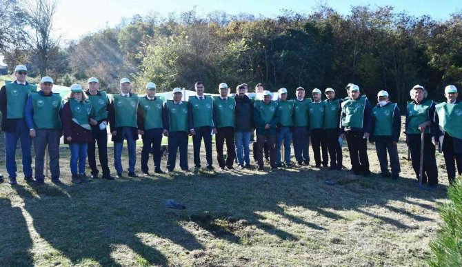 Altınova’da Fidanlar Toprakla Buluştu