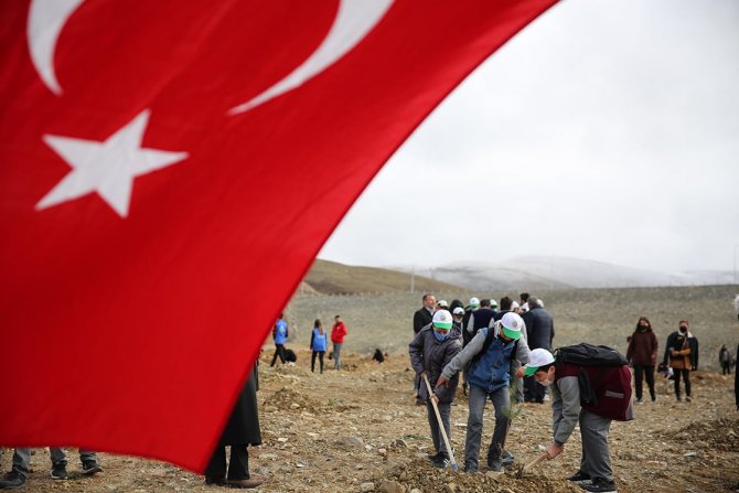 Bayburt’ta Milli Ağaçlandırma Seferberliği: 15 Bin Fidan Dikildi