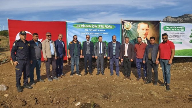 Datça’da Bin Adet Fidan Toprakla Buluştu