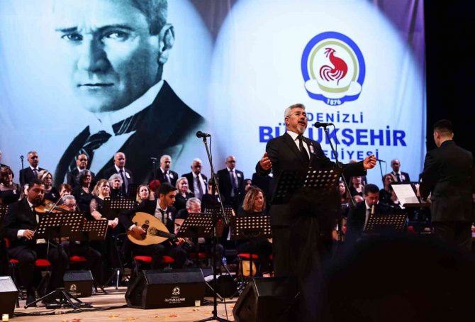 Atatürk, Sevdiği Şarkılarla Anıldı
