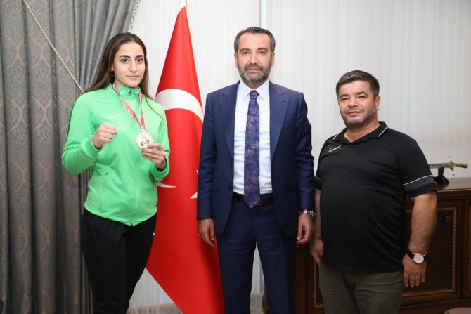 Gizem Özer’e Milli Davet