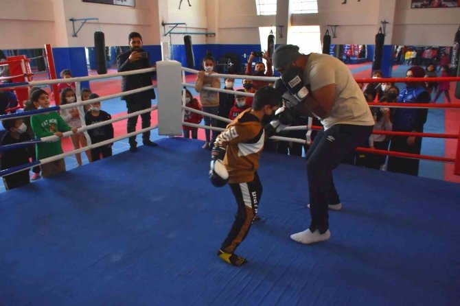 Elazığ Gsi̇m’den Gelin Çocuklar Projesi