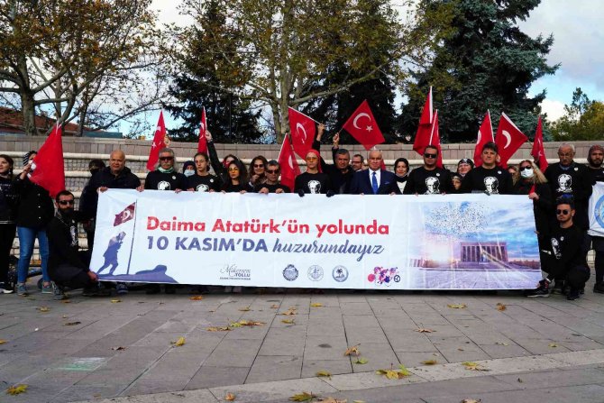 547 Kilometre Pedal Çevirip Ata’nın Huzuruna Çıktılar