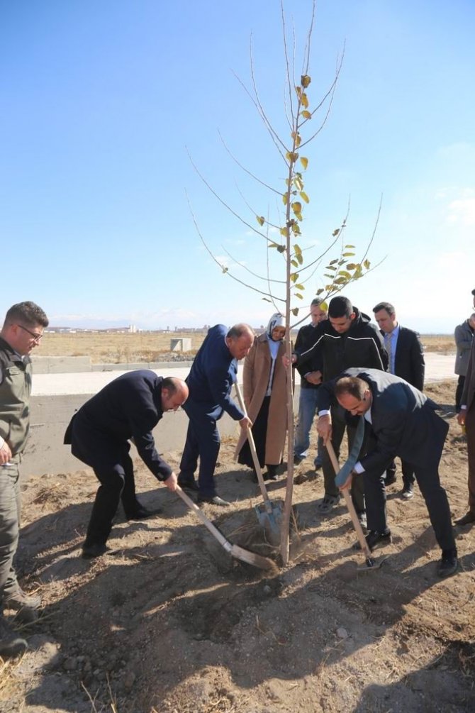 Ereğli’de Binlerce Fidan Toprakla Buluştu