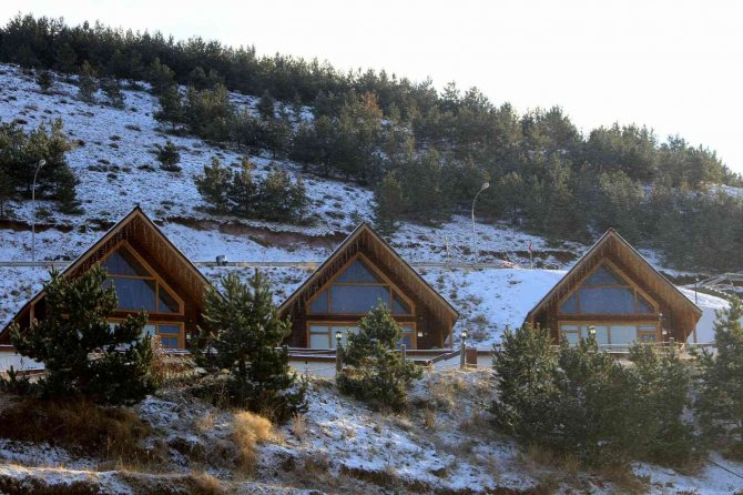 Erzurum’da Hava Sıcaklığı Eksilere Düştü, Yüksek Kesimler Karla Kaplandı