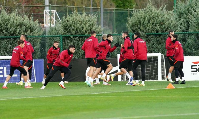 A Milli Futbol Takımı, Cebelitarık Maçı Hazırlıklarını Devam Ettirdi