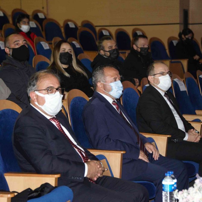 Zbeü’de “Atatürk’ün Perspektifinden Müzik Ve Sahne Sanatları” Paneli