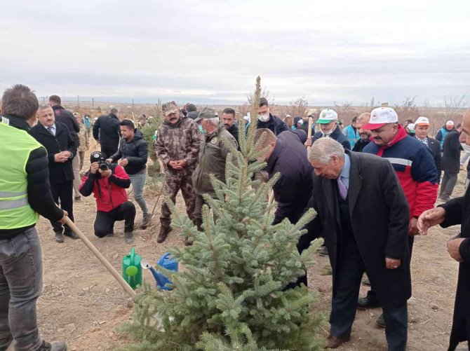 Iğdır’da ‘Geleceğe Nefes, Dünyaya Nefes’ Fidan Dikim Seferberliği