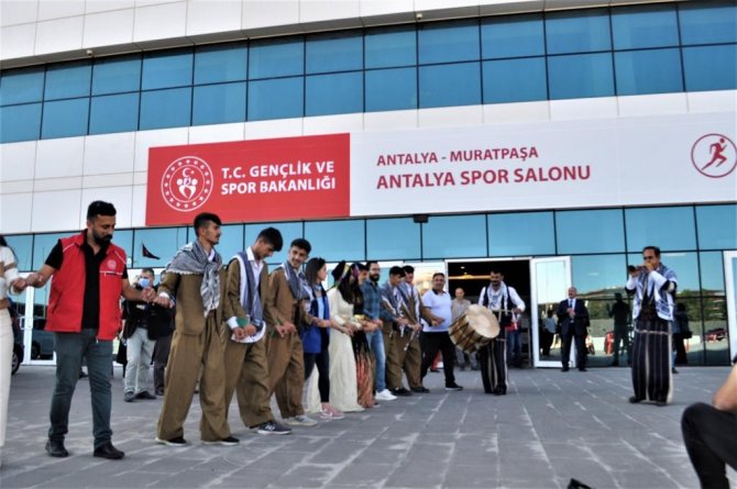 Hakkarili Gençler Antalya’dan Mutlu Döndü