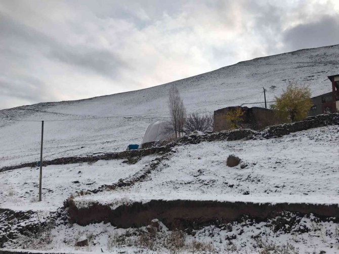 Iğdır’da Kar Ve Tipi Nedeniyle 2 Köy Yolu Kapandı