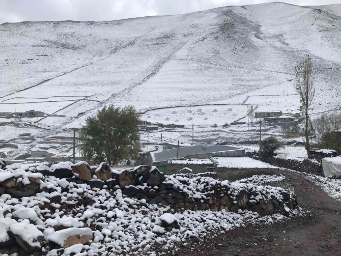 Iğdır’da Kar Ve Tipi Nedeniyle 2 Köy Yolu Kapandı