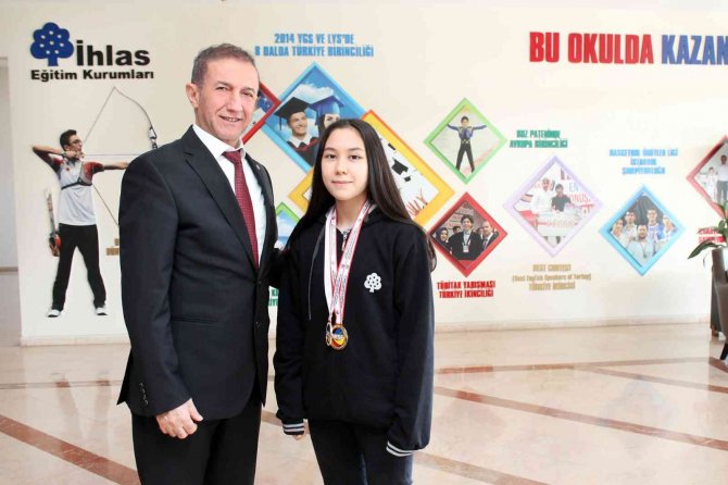 İ̇hlas Koleji’nden İkinci Çifte Dünya Şampiyonluğu