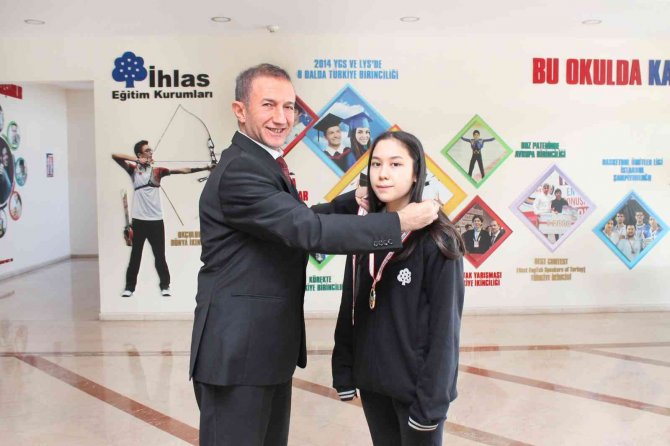 İ̇hlas Koleji’nden İkinci Çifte Dünya Şampiyonluğu