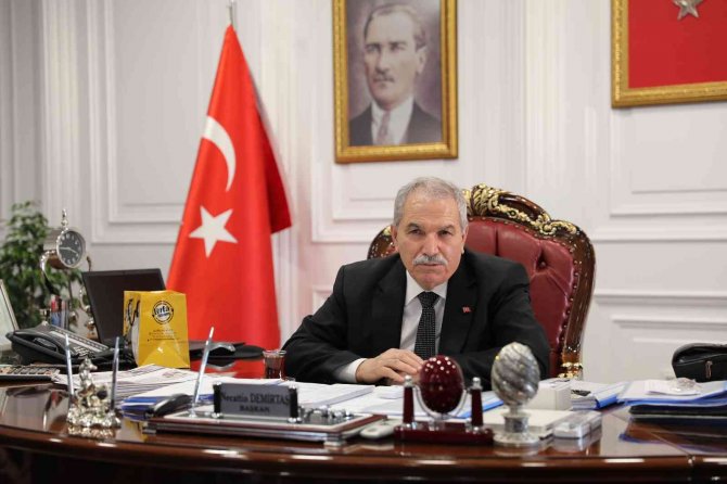 Uğur Mumcu Parkı Yenileniyor