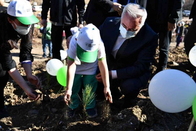 Isparta Çandır’da 12 Bin 503 Fidan Toprakla Buluştu
