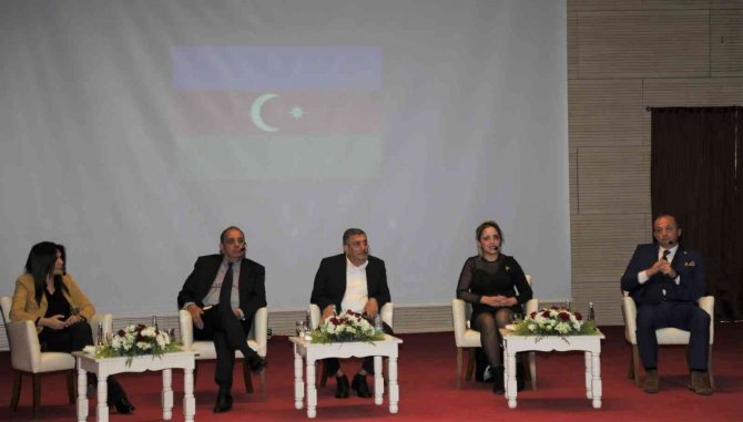 Azerbaycanlı Büyükelçi Ve Akademisyenler Karabağ Zaferini Anlattı