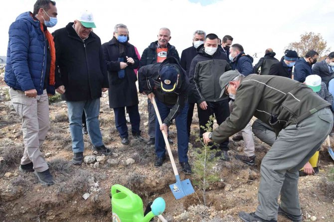Karaman’da Milli Ağaçlandırma Günü’nde 35 Bin Fidan Toprakla Buluştu
