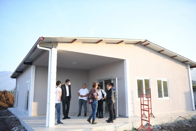 Kartepe’de Sokak Hayvanları İçin Hazırlanan Merkezin Çalışmaları Sürüyor