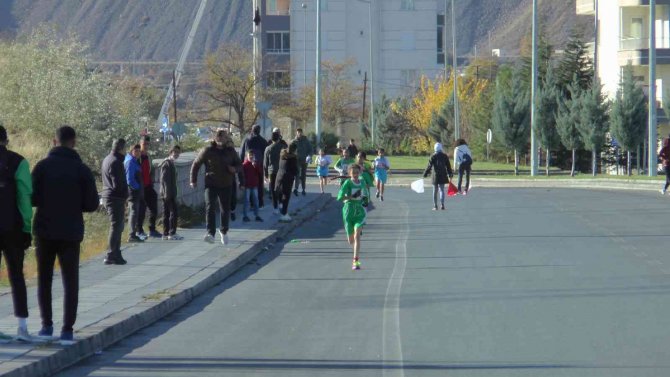 Küçük Koşucular Parkuru Gözyaşlarıyla Tamamladı