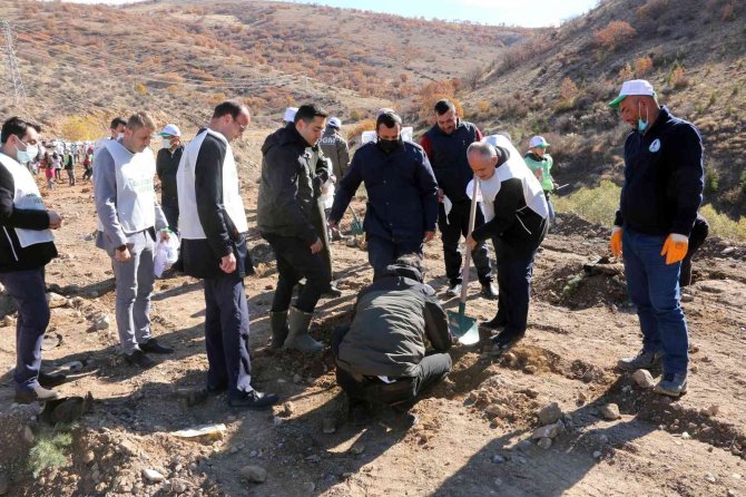 Yahyalı’da 5 Bin Fidan Toprakla Buluştu