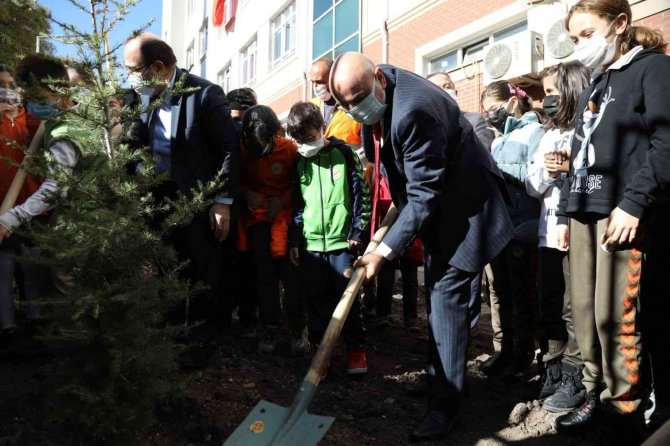 Keçiören’de Ağaç Dikimi İçin Milli Seferberlik