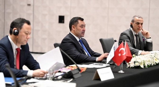 Kırgızistan Cumhurbaşkanı Caparov: “Kırgızistan, Türk Yatırımcıların, Aeb, Çin Ve Diğer Komşu Ülkelerin Pazarlarına Girmesi İçin Bir ‘Pencere’ Olabilir”