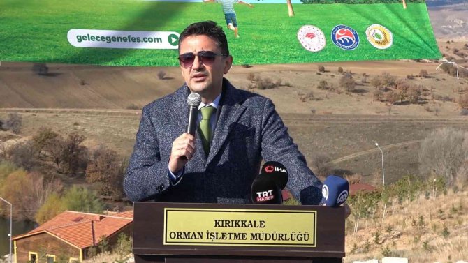 1744 Rakımlı Dinek Dağında Fidanlar Toprakla Buluşturuldu