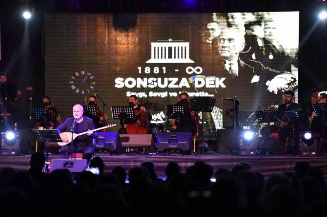 Konyaaltı’nda ‘Ata’ Sevdiği Şarkılarla Anıldı