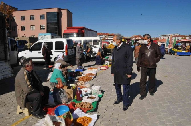 Başkan Akkaya Pazar Esnafı İle Buluştu