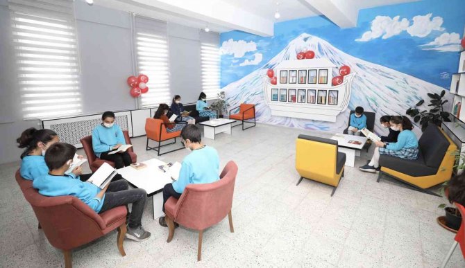 "Kütüphanesiz Okul Kalmayacak” Projesi İle Kütüphaneye Kavuşan Okullarda Ağrı’nın Değerleri Kütüphaneleri Süsleyecek
