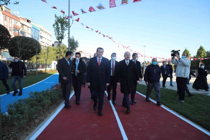 İ̇bb’nin Yarım Bıraktığı Parkı, Zeytinburnu Belediyesi Tamamladı