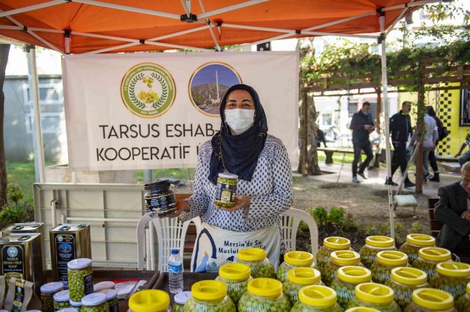 Üretici Kadınlar, Zeytin Ve Zeytinden Ürettikleri Ürünleri Satışa Sundu