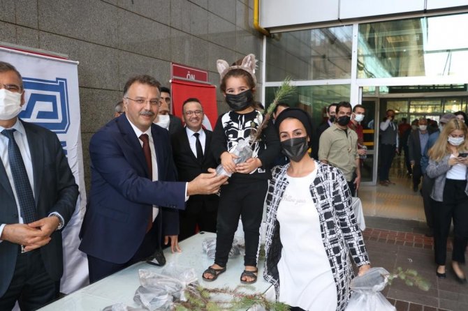 Mersin’de Adliye Personeli Fidan Dikti