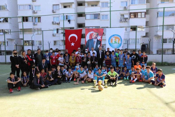 Mezitli Belediyesi, 10 Kasım Atatürk’ü Anma Futbol Turnuvası Düzenledi