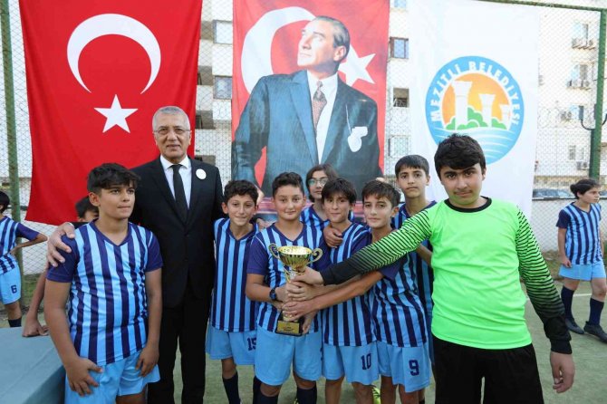 Mezitli Belediyesi, 10 Kasım Atatürk’ü Anma Futbol Turnuvası Düzenledi