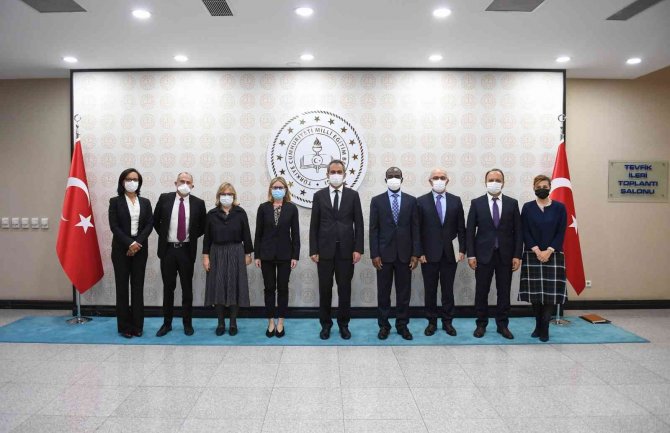 Bakan Özer: "2000’li Yıllarda 500 Bin Olan Öğretmen Sayısı 1,2 Milyona Ulaştı"