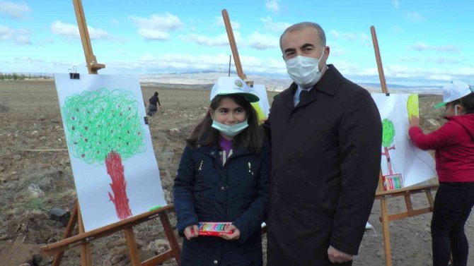 Nevşehir’de 5 Bin Fidan Toprakla Buluşturuldu