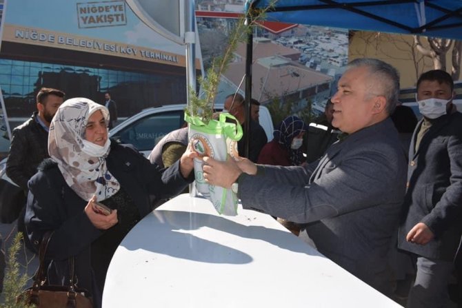 Niğde’de 5 Bin 500 Fidan Toprakla Buluştu