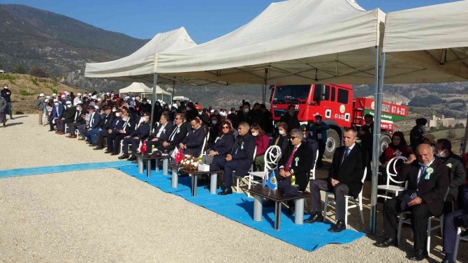 Karabük’te Öğrenciler Binlerce Fidanı Toprakla Buluşturuyor