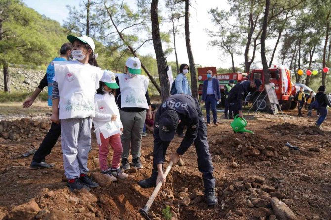Ortaca’da Fidanlar Toprakla Buluşturuldu