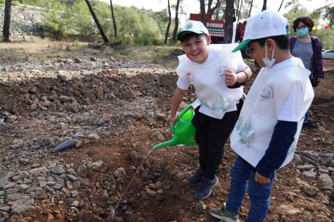 Ortaca’da Fidanlar Toprakla Buluşturuldu